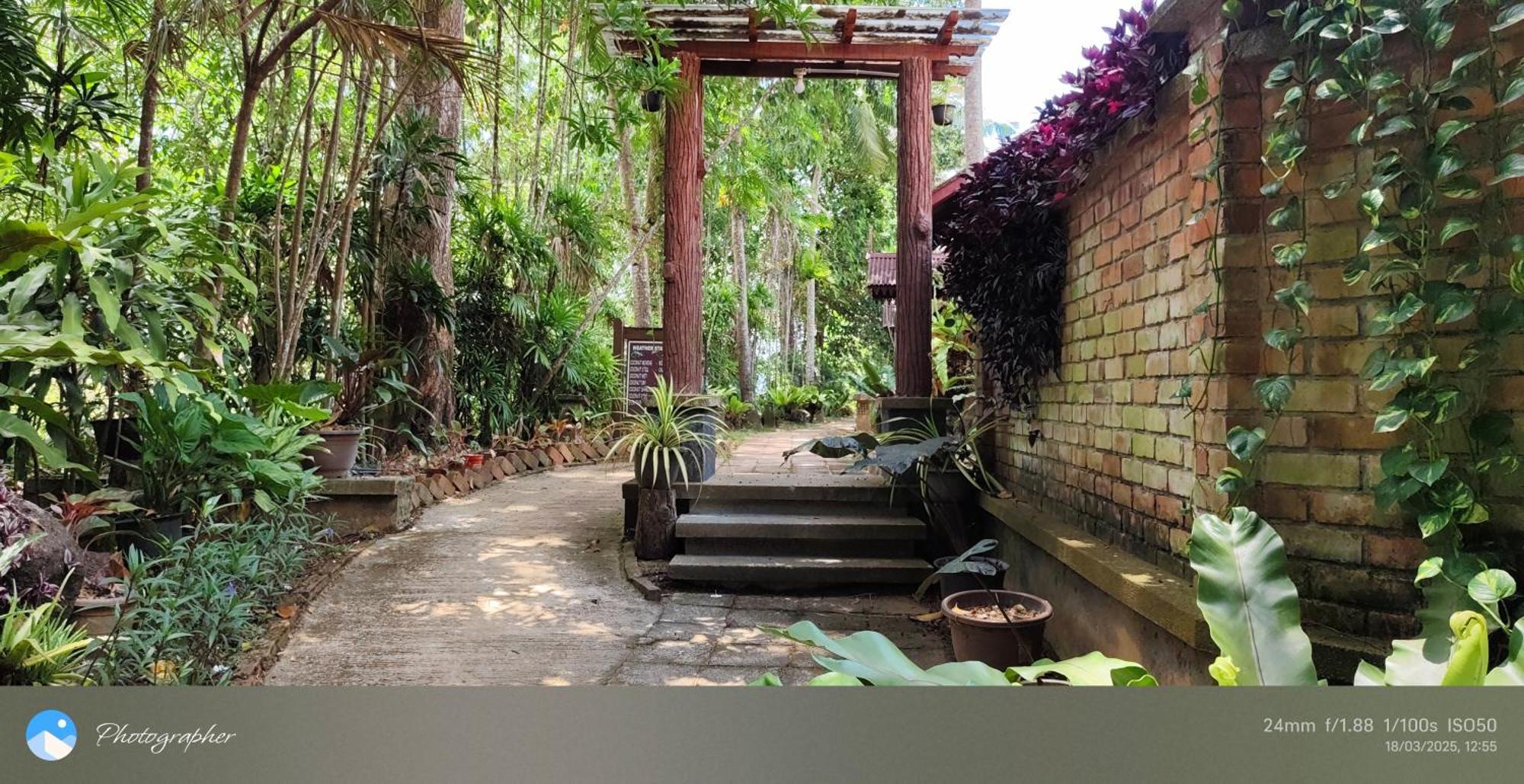 Tanjung Inn Куантан Экстерьер фото